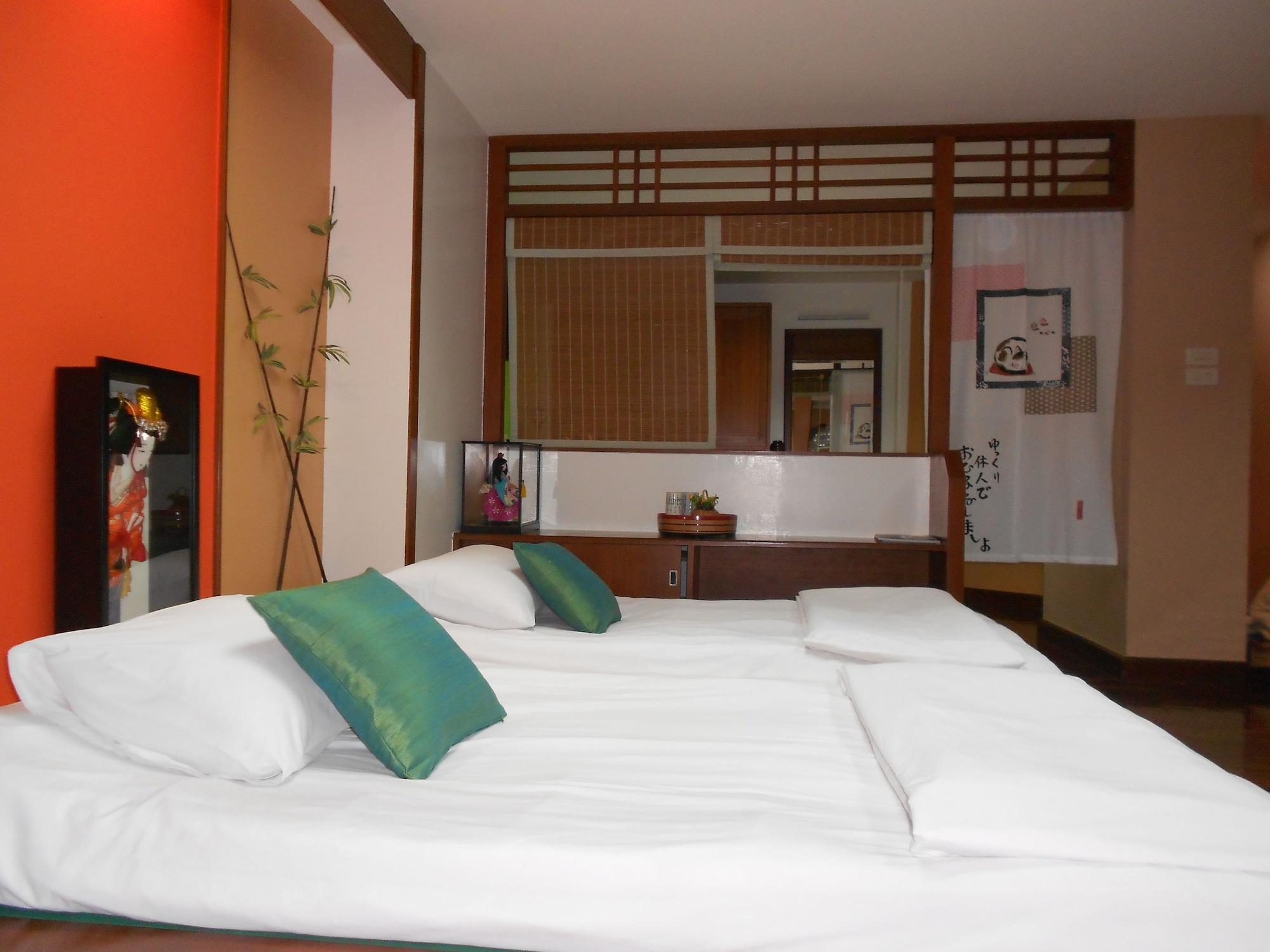 B.S. Court Hotel Sathorn Бангкок Экстерьер фото