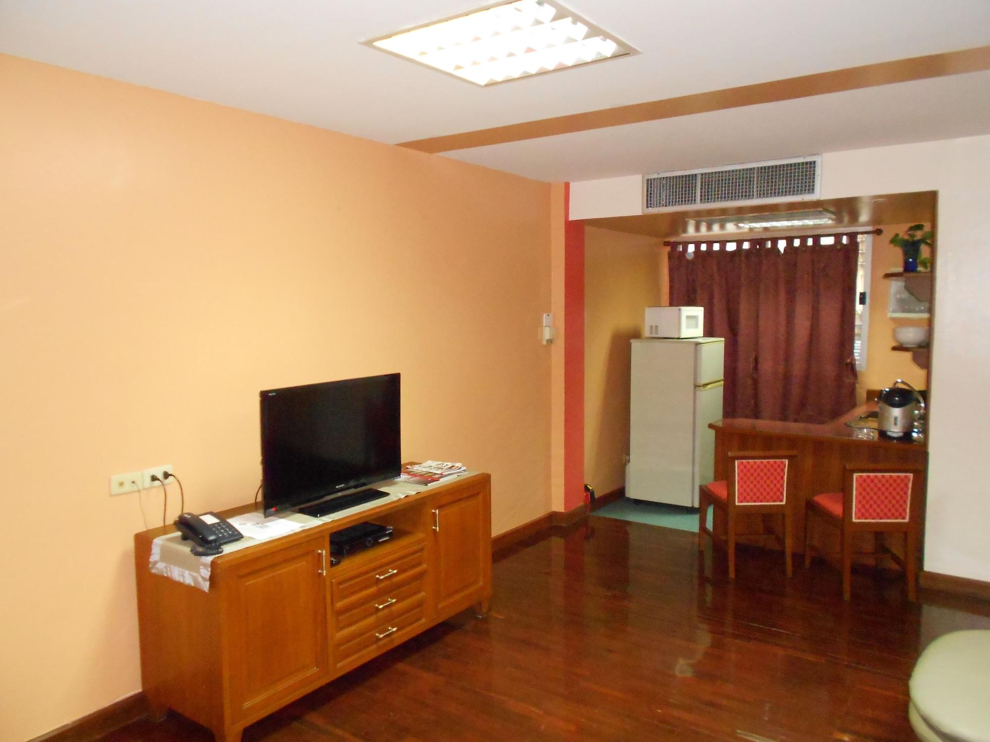 B.S. Court Hotel Sathorn Бангкок Экстерьер фото