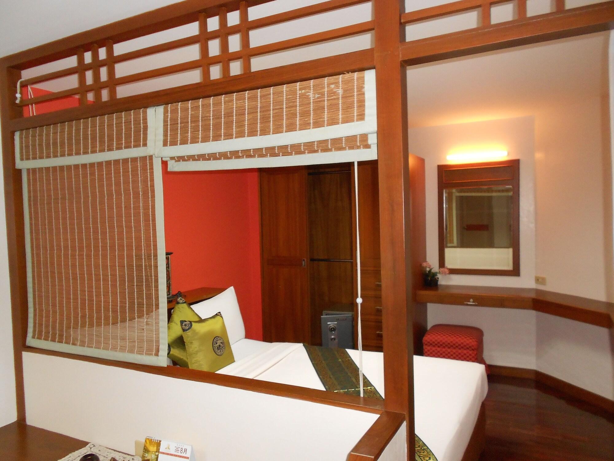 B.S. Court Hotel Sathorn Бангкок Экстерьер фото