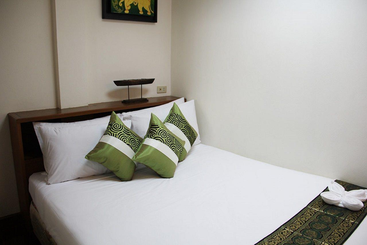 B.S. Court Hotel Sathorn Бангкок Экстерьер фото