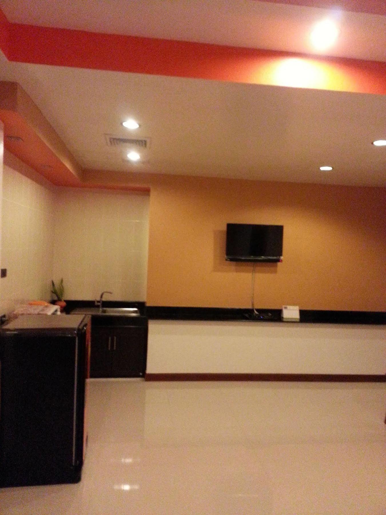 B.S. Court Hotel Sathorn Бангкок Экстерьер фото